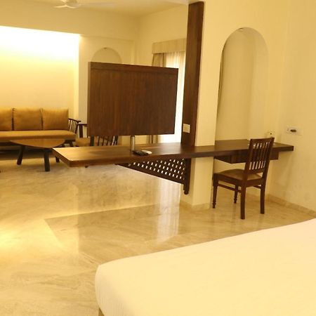 The Pavillion Hotel Kolhapur Eksteriør billede