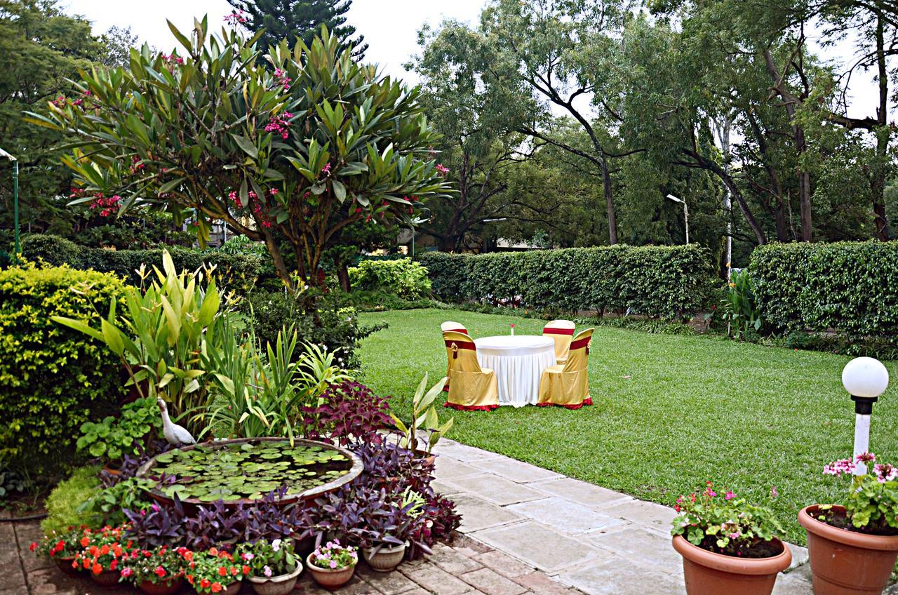 The Pavillion Hotel Kolhapur Eksteriør billede